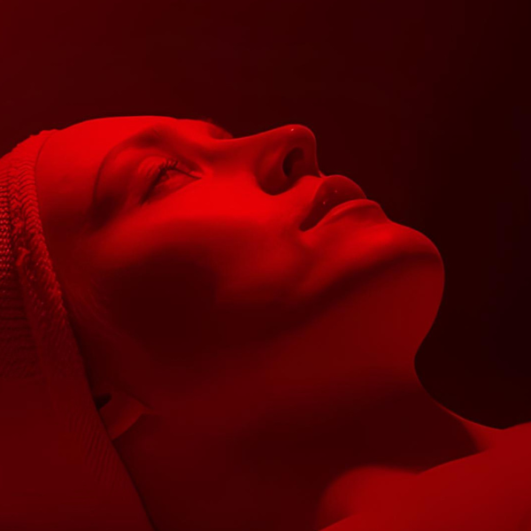 What Does Science Say About Red Light Therapy?