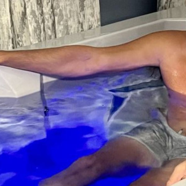 Contrast therapy session showing a sauna and cold plunge tub used together for recovery, circulation improvement, and muscle repair.