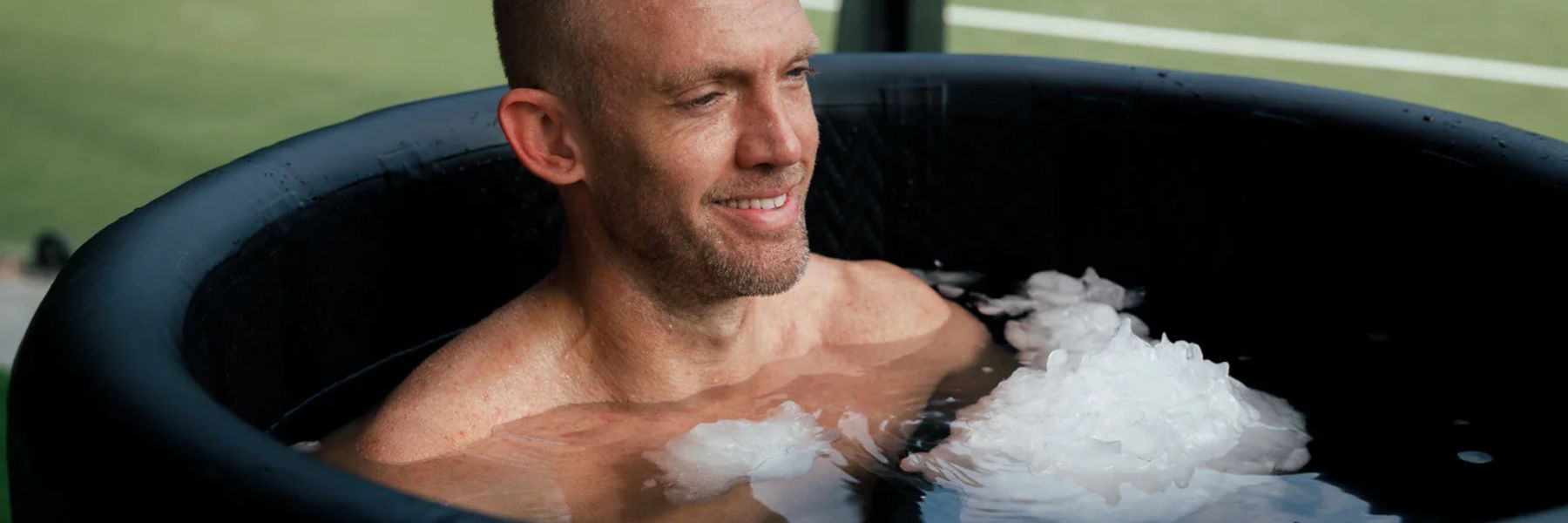 Athlete practising sauna and cold plunge recovery for metabolic health.