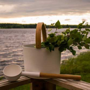 Introducing the Dundalk LeisureCraft KOLO white bucket with wooden handle and ladle