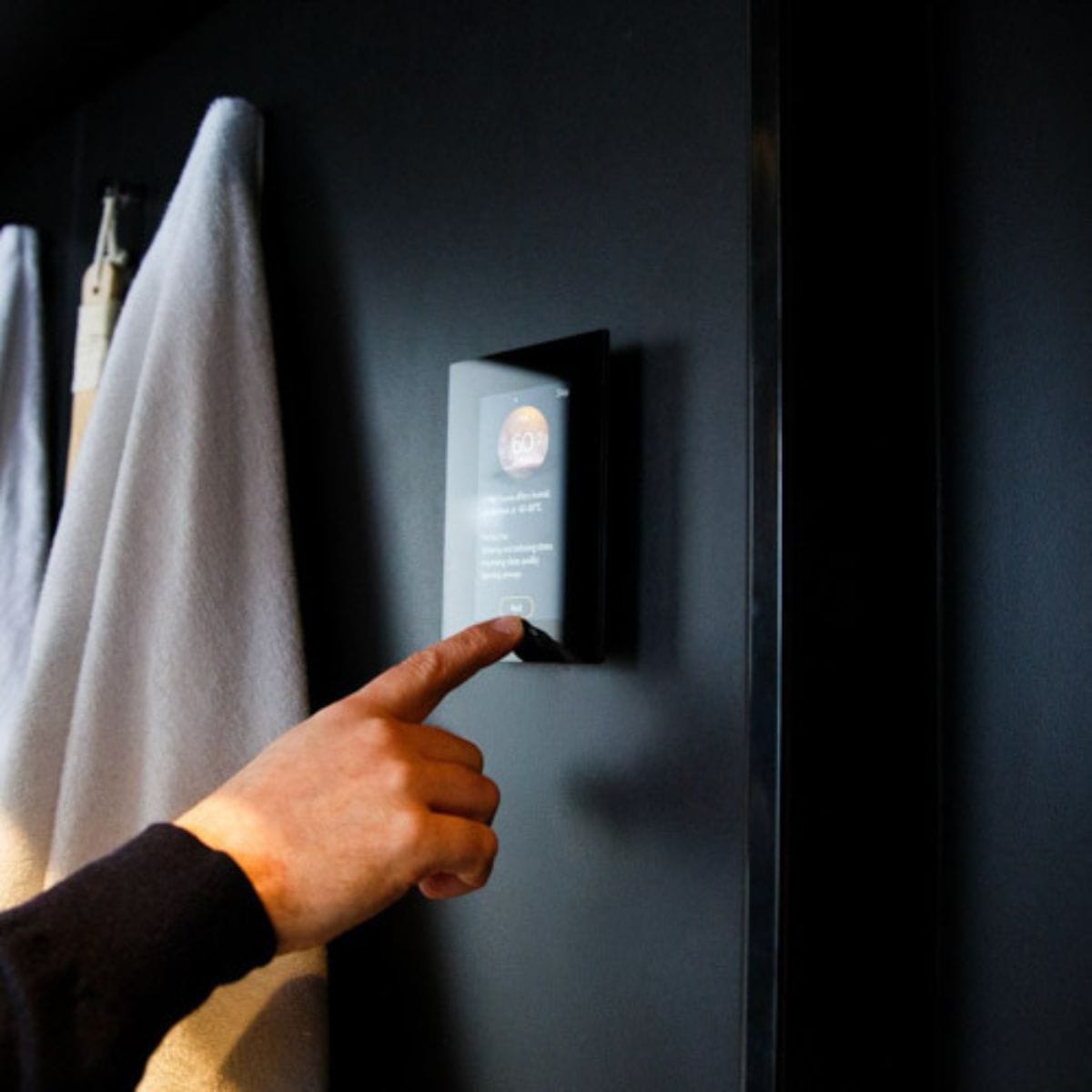 This Wi-Fi panel does not operate without a compatible Fenix Control System