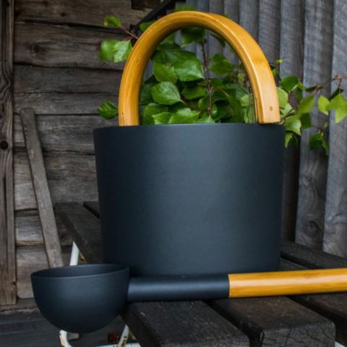 KOLO’s Bucket 2 is an aesthetically pleasing 1.5-gallon Finnish sauna bucket complete with a curved bamboo wooden handle