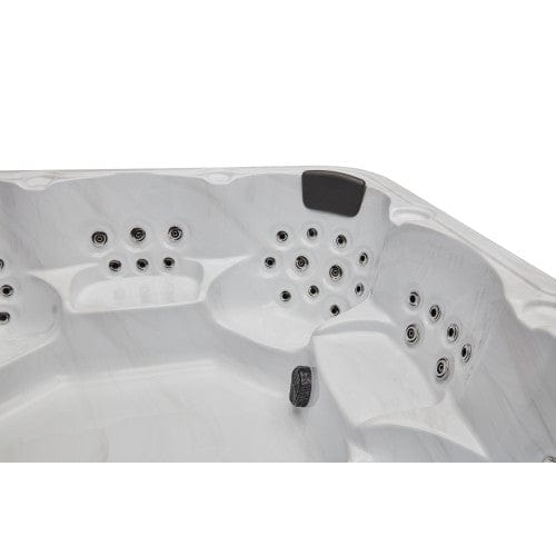 Luxury Spas Studio Series Denali 7-Person Hot Tub