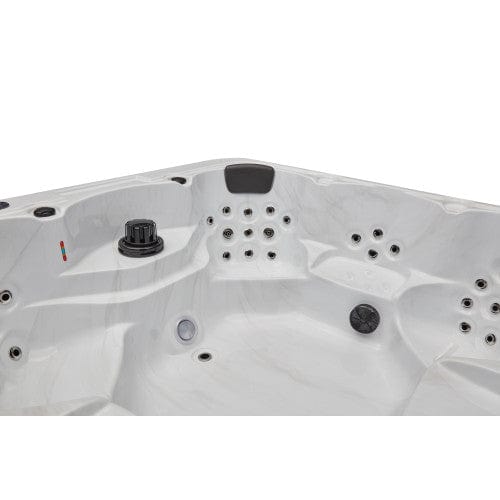 Luxury Spas Studio Series Denali 7-Person Hot Tub