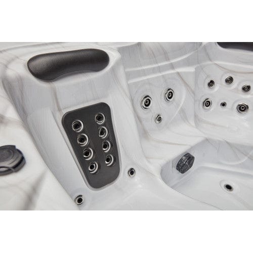 Luxury Spas Studio Series Estes 5-Person Hot Tub