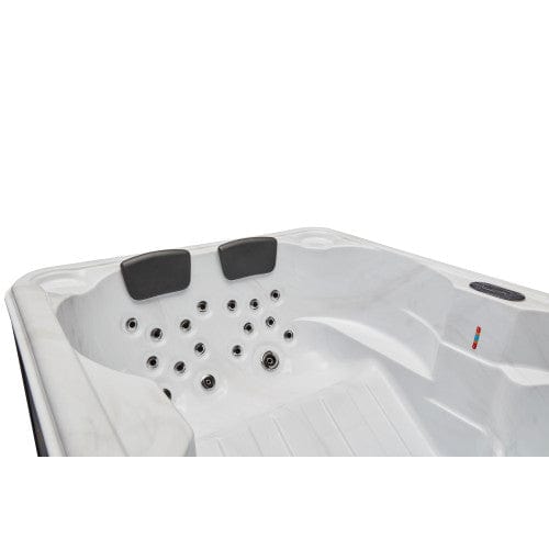 Luxury Spas Studio Series Regal 4-Person Hot Tub