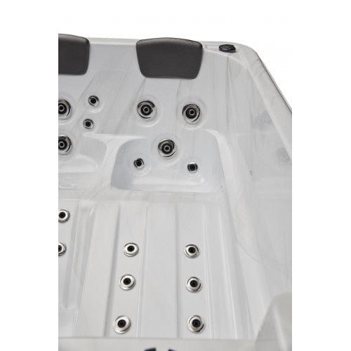 Luxury Spas Studio Series Riley 3-Person Hot Tub