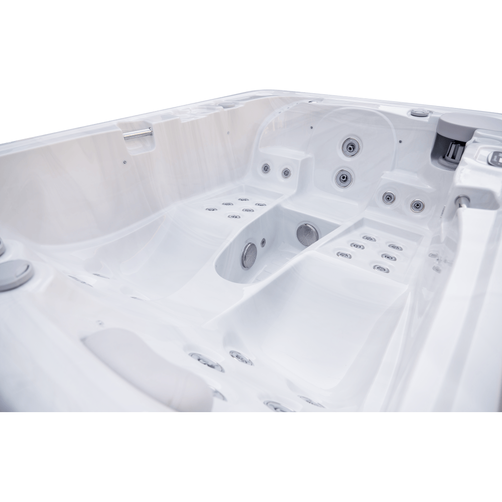 Studio Series Largo 3-Person Hot Tub
