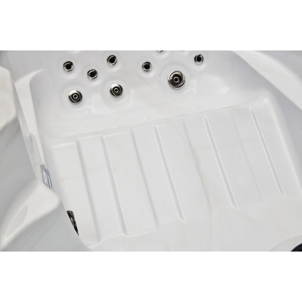 Studio Series Regal 4-Person Hot Tub