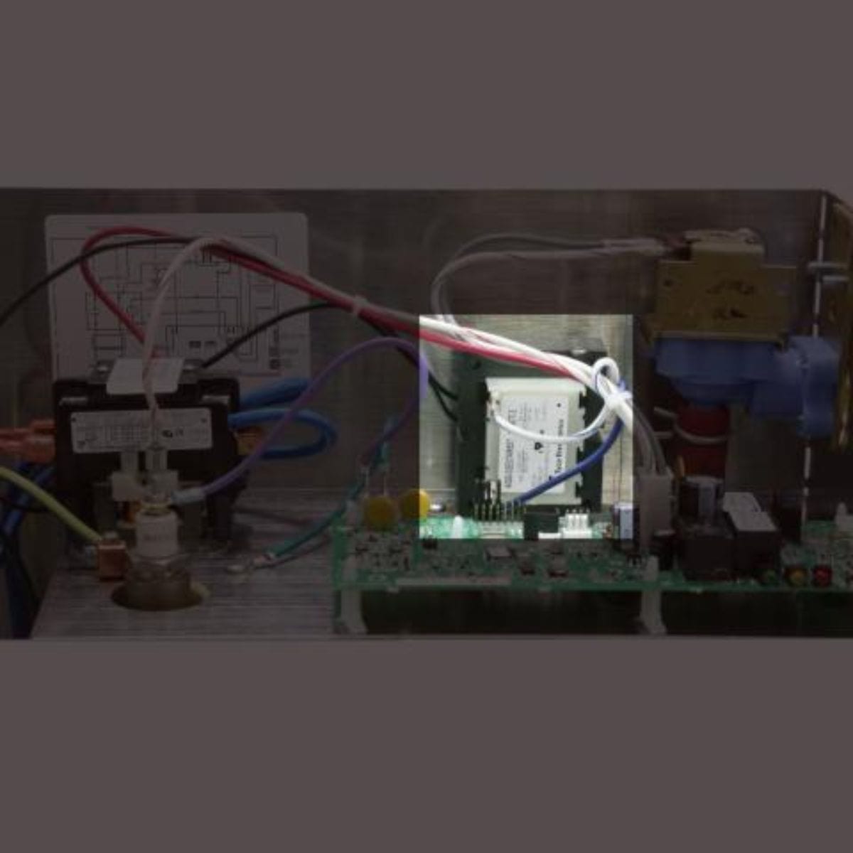 Allows the main operating voltage of 208 or 240 to step-down to 24V for control and accessory operation