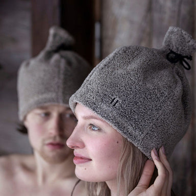 Protects hair and scalp from the sauna heat